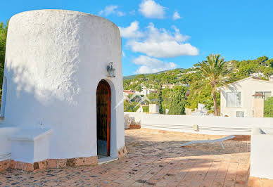 Villa with pool and terrace 5