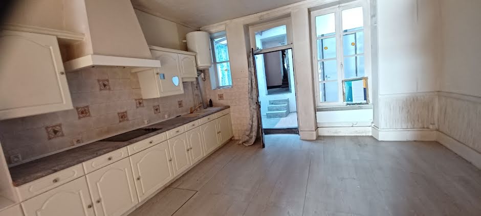 Location  maison 3 pièces 95 m² à Buxières-les-Mines (03440), 380 €