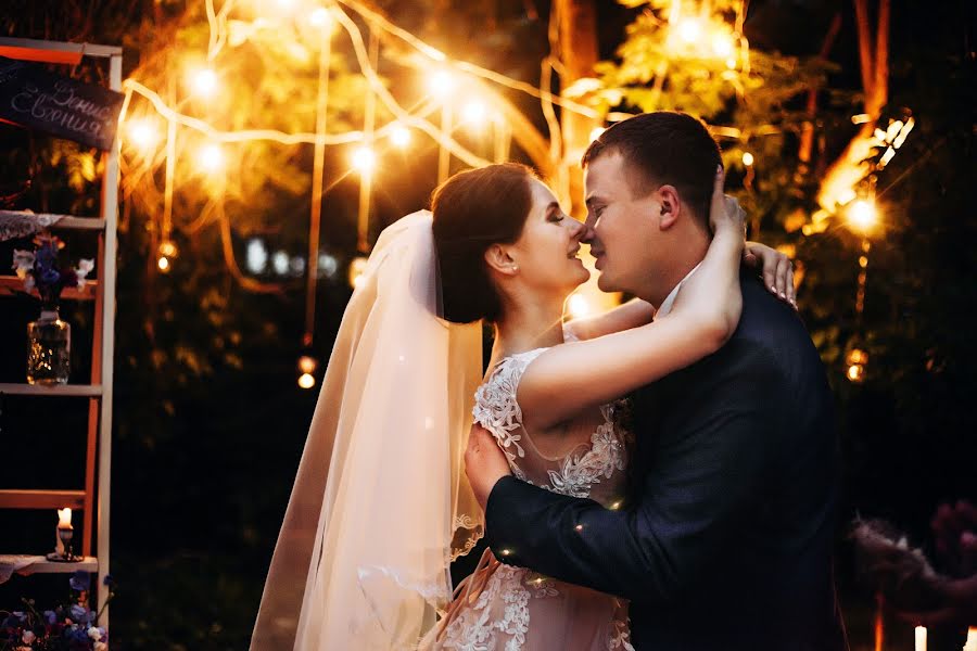 Fotógrafo de casamento Valeriya Yaskovec (tkachykvalery). Foto de 17 de junho 2016