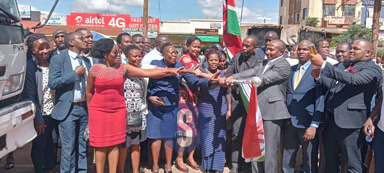 Kiambu Governor Kimani Wamatangi flagging off medicine worth Sh60 million from KEMSA on Friday, December 9.