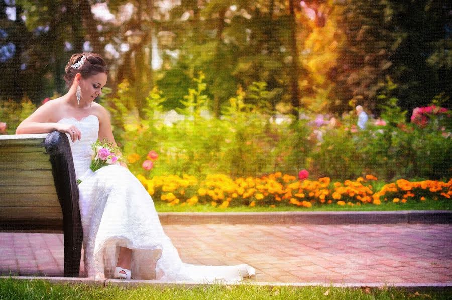 Wedding photographer Aleksandr Varfolomeev (avar). Photo of 12 September 2013