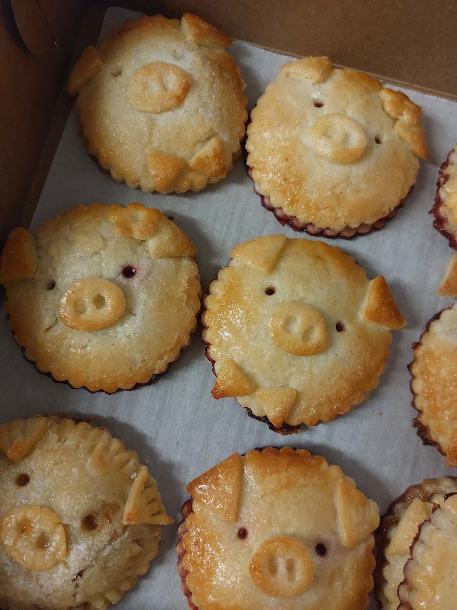 Piggy Pies (fruit hand pies)