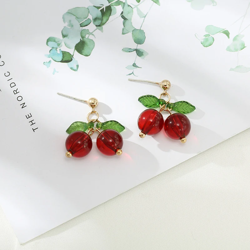 Boucles d'oreilles en argent sterling en forme de cerise, petites, pour fille, tempérament personnalisé et assorties à tout.