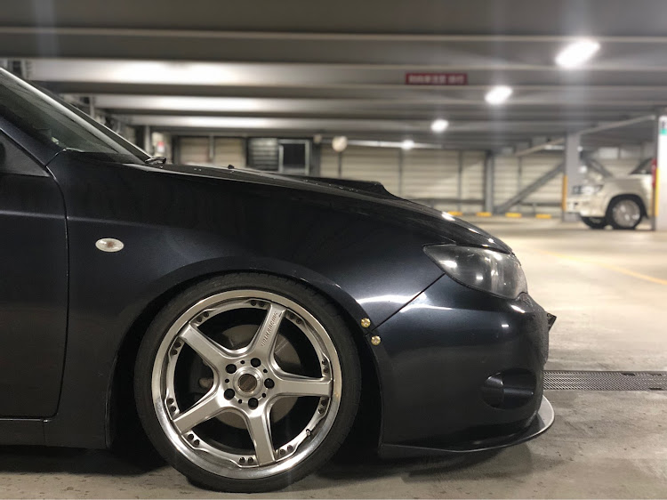 インプレッサ ハッチバックのホイール交換・車高調整・DIY・RAYSに関するカスタム事例の投稿画像2枚目