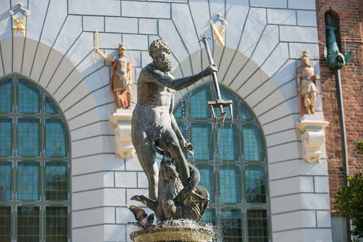 Old-Gdansk-King-Neptune-statue.jpg - Bronze statue of King Neptune, which went on display in 1633, on Long Market Street in Old Gdansk, Poland. 