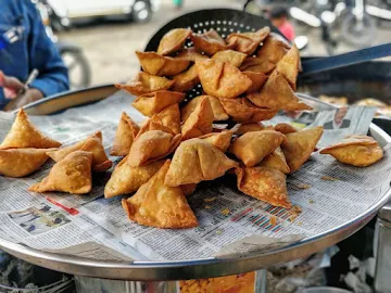 indian-food-that-is-not-indian_Samosa_RestaurantGuru