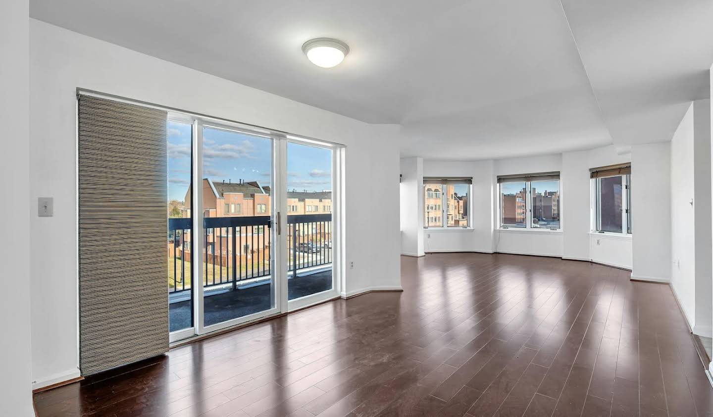 Apartment with terrace and pool Edgewater