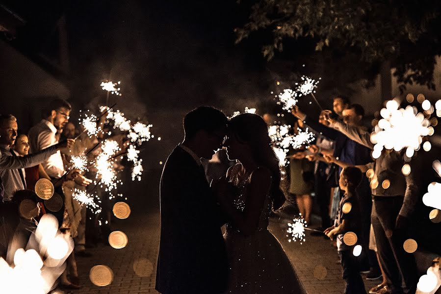 Fotografo di matrimoni Irina Rusinova (irinarusinova). Foto del 14 agosto 2018