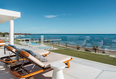 Contemporary apartment with terrace and pool 3