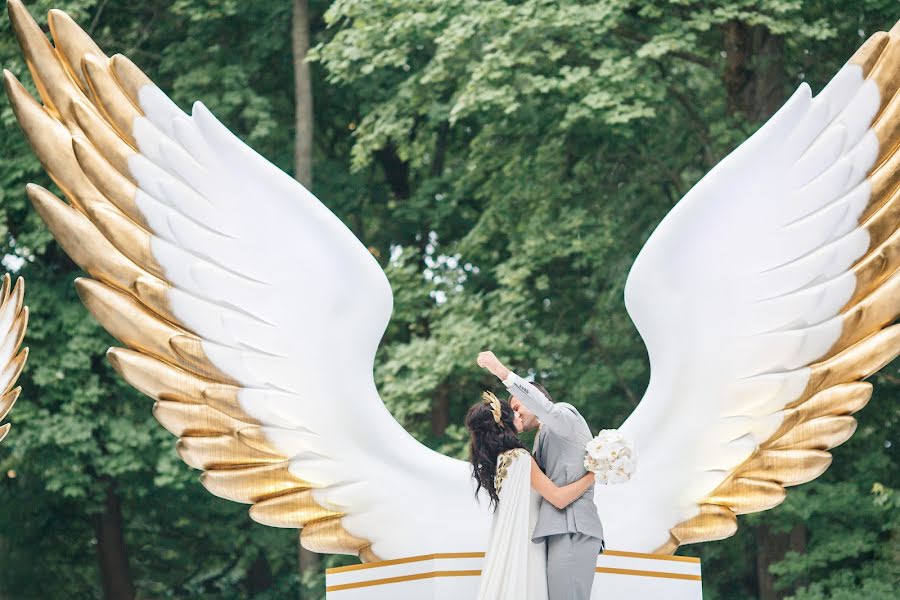 Fotografo di matrimoni Natalya Legenda (legenda). Foto del 7 giugno 2016