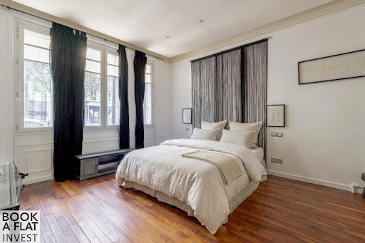 Contemporary apartment 5