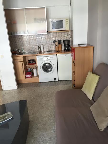 Location meublée appartement 1 pièce 24 m² à Juan les pins (06160), 630 €