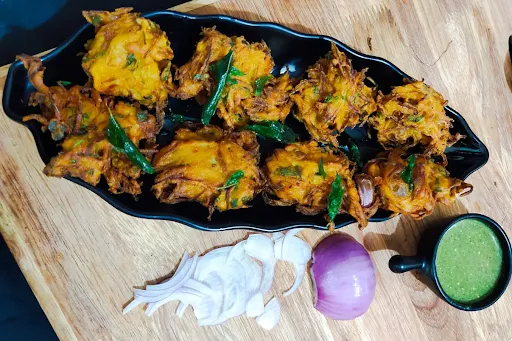 Pyaaz Pakoda [8 Pieces]