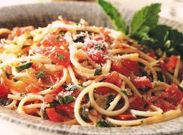 Spaghetti with Tomatoes, Toasted Garlic and Loads