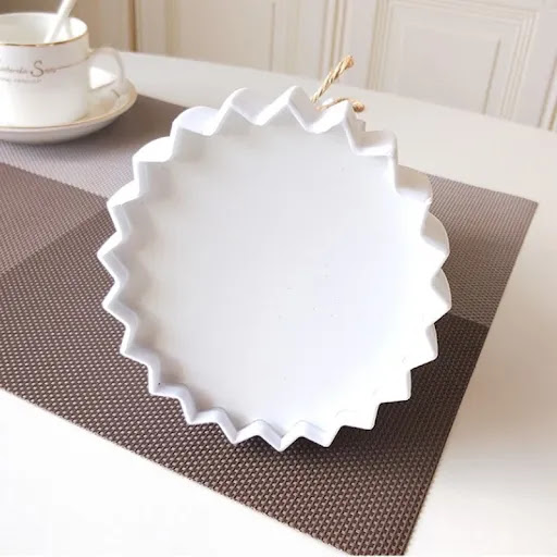 Title 11, Closed origami vase. Decorate your home with th...