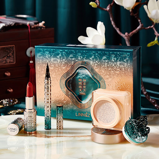 Title 2, Makeup Kit Air Cushion Eyeliner Lipstick Cosmet...