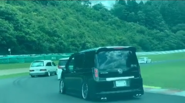 ステップワゴンスパーダのサーキットと愛車・ｺｰｽ走行・O浦弟ﾚｰｽ🏁🚘️・過去の写真・お題にのってみた！に関するカスタム事例の投稿画像2枚目