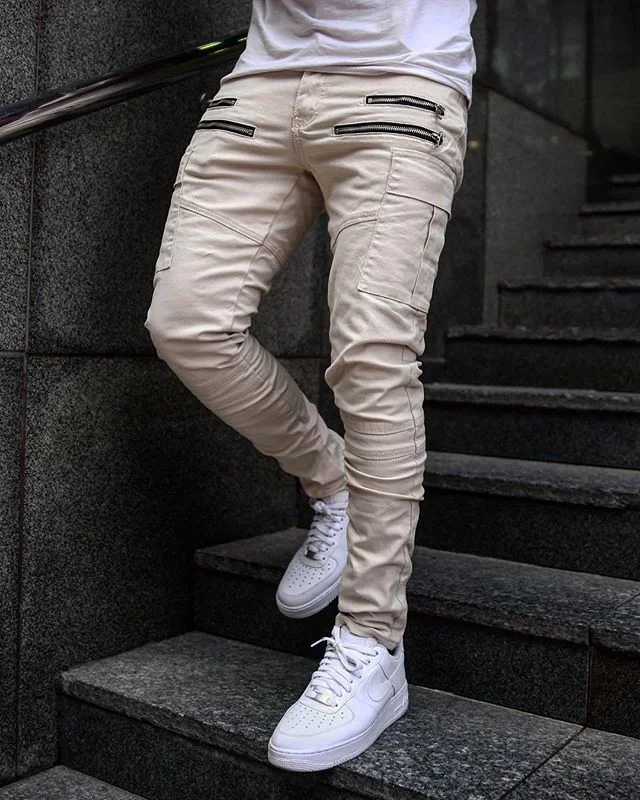 Title 2, Schlanke Sport-Freizeit-Hose in Unifarbe Bequem...