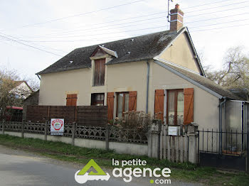 maison à La Chapelle-Hugon (18)