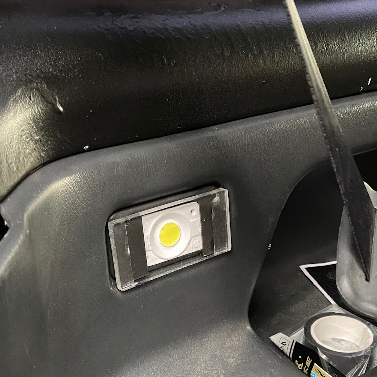ジムニーのミサイルスイッチ・ワークライト・煽り運転威嚇・怒顔・カーボンシートに関するカスタム事例の投稿画像6枚目