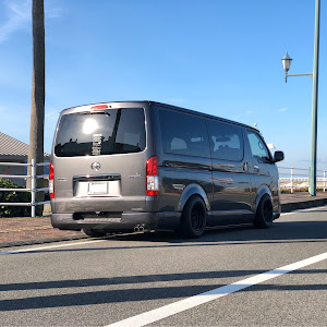 ハイエースバン TRH200V