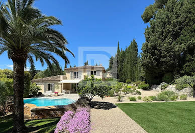 Maison avec piscine et terrasse 11