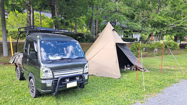 キャリイトラックの新緑と愛車・スーパーキャリイ・軽トラ・キャンプ仕様・６月もよろしくお願いしますに関するカスタム事例の投稿画像2枚目