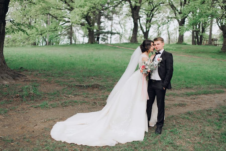 Fotógrafo de bodas Aleksandr Tegza (sanyof). Foto del 4 de mayo 2017