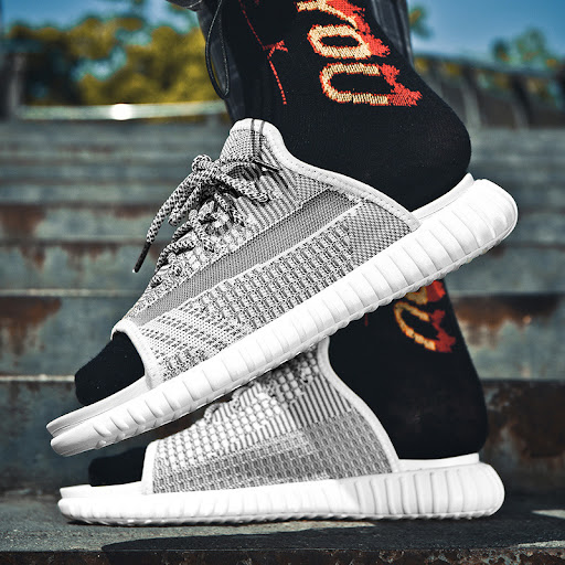 Title 2, Mens couple beach shoes Enjoy comfort and styl...