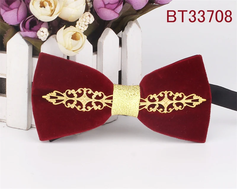 Noeud papillon rouge en soie polyester pour mariage festif homme. Accessoire élégant pour célébrations nuptiales. Idéal pour mariés et invités.