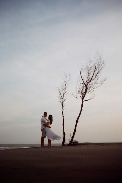 Wedding photographer Prastika Bakti Permana (prastika). Photo of 18 July 2018