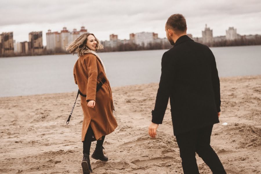 Jurufoto perkahwinan Elizaveta Bondarenko (bonbonphoto). Foto pada 17 Februari 2020