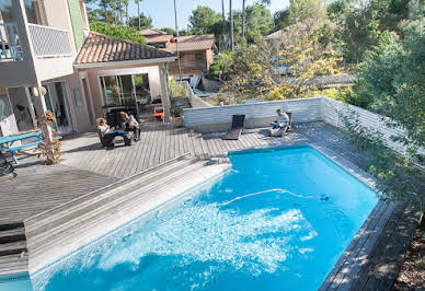 Villa avec piscine en bord de mer 1