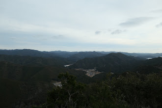 左から牛草山・龍仙山・鶴路山など