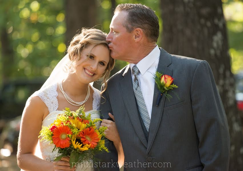 Fotógrafo de casamento Mitzi Starkweather (mitzistar). Foto de 8 de setembro 2019