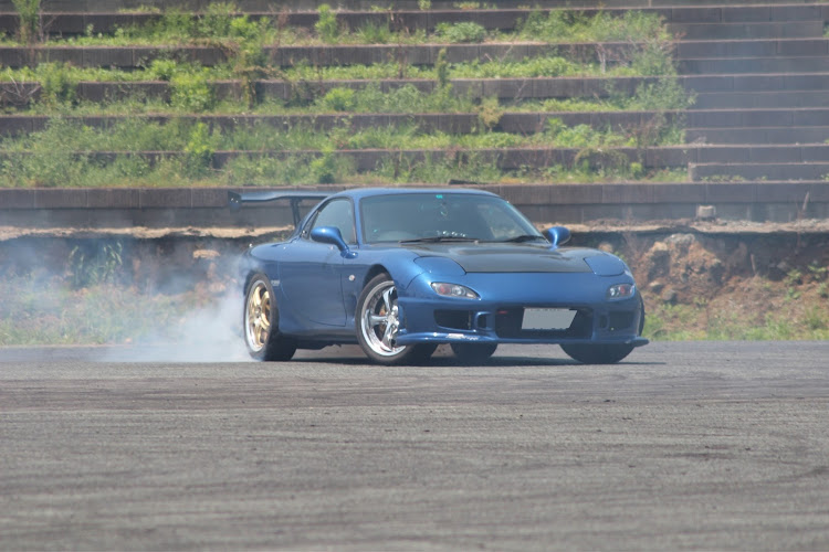 RX-7のド・アンダーのTさんが投稿したカスタム事例の投稿画像1枚目