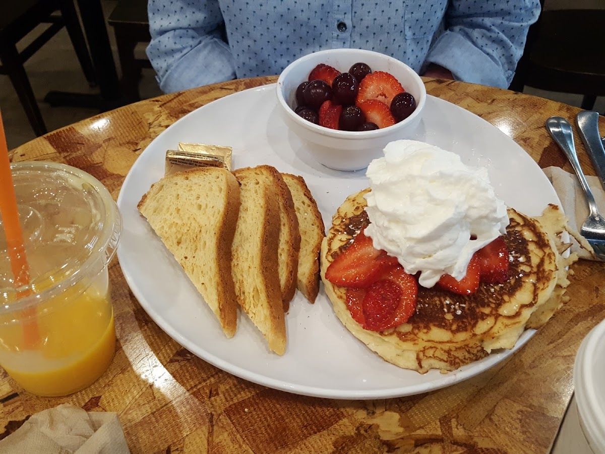 GF pancakes and toast! Yum!