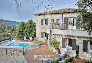 Maison avec piscine et terrasse 20