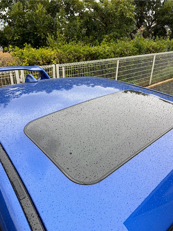WRX S4のTTクリアゼウス・コーティング施工・コーティング・雨☔に関するカスタム事例の投稿画像1枚目