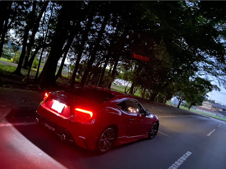 86の赤はいいぞ・86の日・ハチロクの日・車写活に関するカスタム事例の投稿画像3枚目
