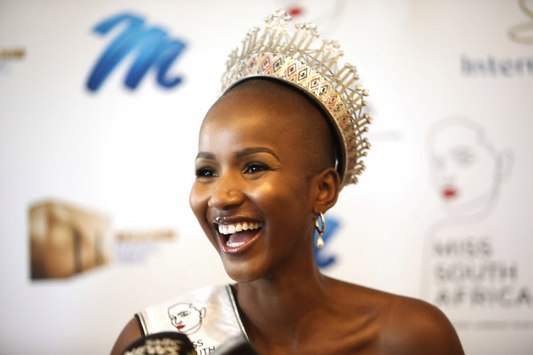 Miss SA 2020 Shudufhadzo Musida's hairdo is a surprisingly high-maintenance style as you'll need to clip your hair regularly to keep it that length.