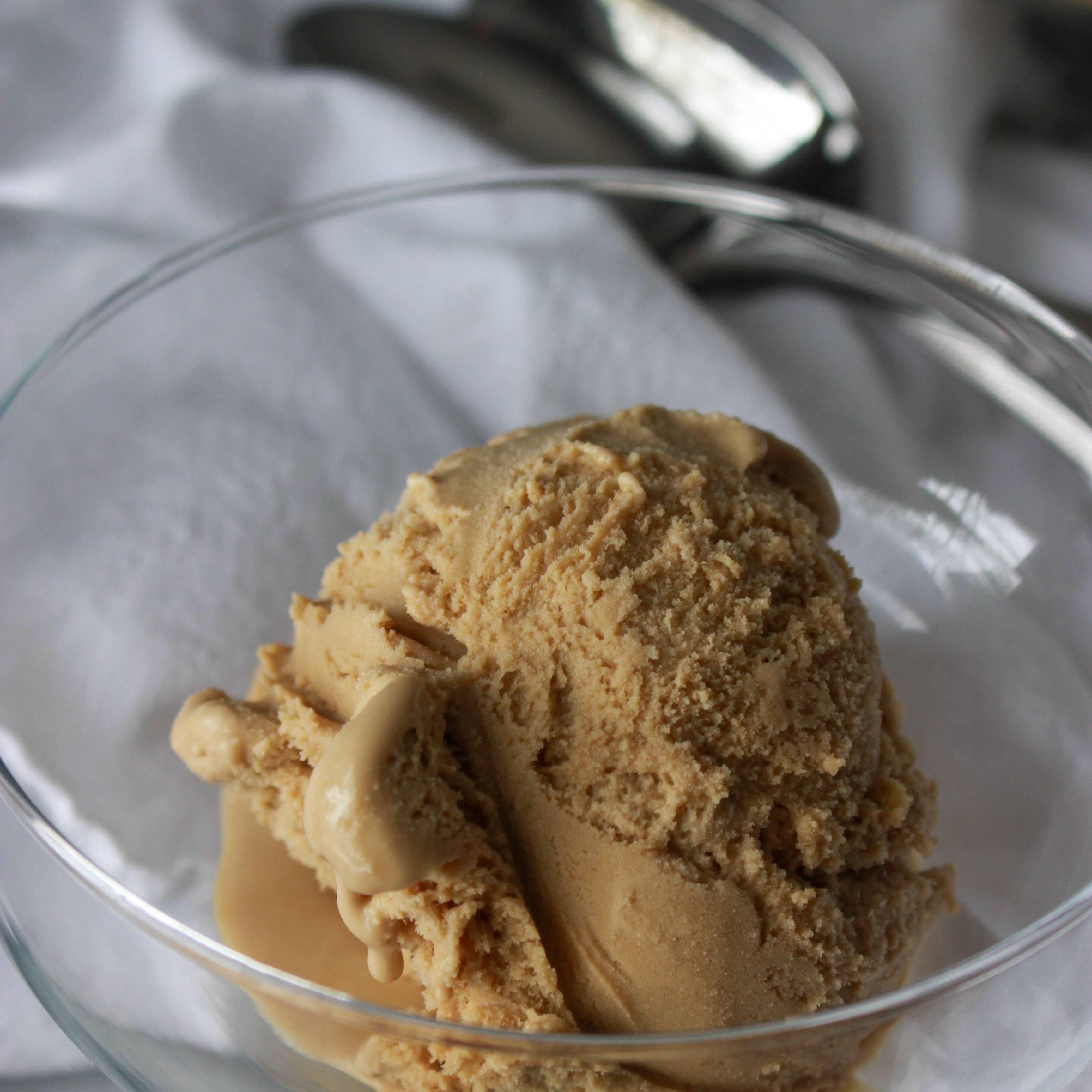 Cookies and Cream Ice Cream - SueBee Homemaker