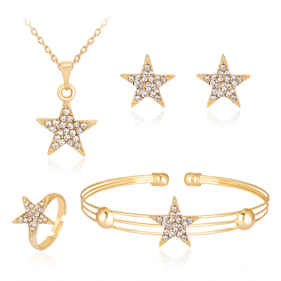 Ensemble de quatre Gypsophila diamant, collier, boucles d'oreilles, bague et bracelet. Un éclat somptueux pour sublimer votre élégance, cadeau parfait.