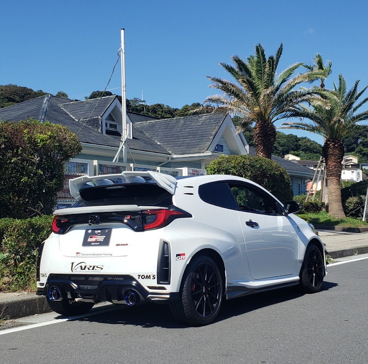 GRヤリスの江ノ島・江の島ドライブ・VARIS・トムスエアロに関するカスタム事例の投稿画像1枚目