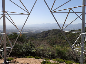 中央に御在所岳と鎌ヶ岳