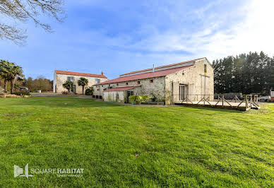 Propriété avec piscine et jardin 3