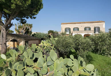 Villa avec jardin et terrasse 1