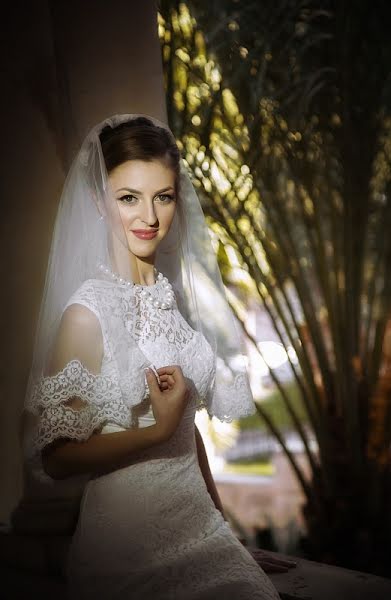 結婚式の写真家Olga Vayslev (deol)。2013 10月23日の写真