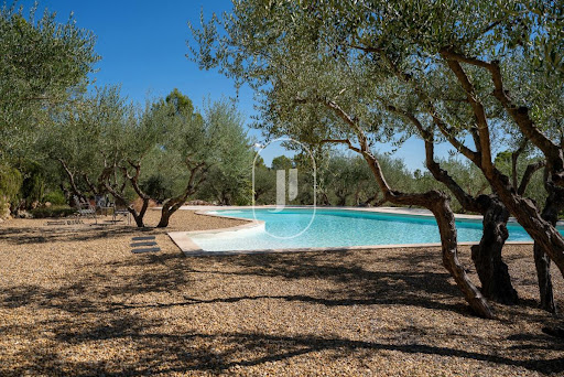Villa with pool and terrace 3