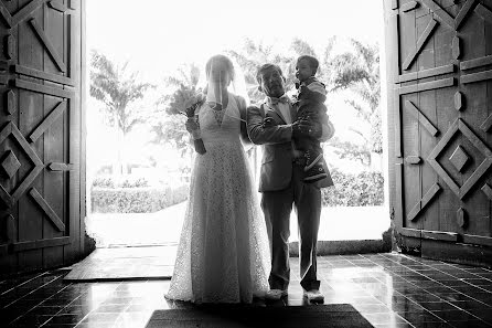 Wedding photographer Alejandro Loeza (alexloeza). Photo of 4 June 2019